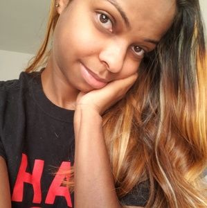 Meet your Posher, Denise